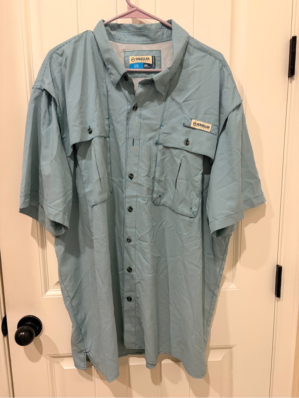 Magellan Outdoors Men’s Aqua Short-Sleeve Performance Button-Down Shirt 🎣